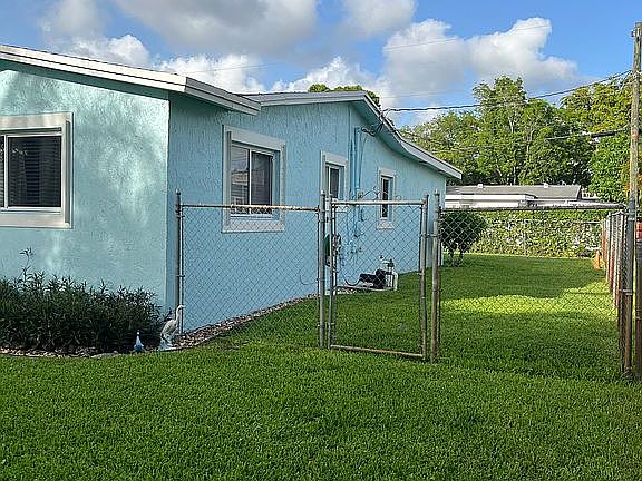 5th image of 5106 SW 92nd Ter