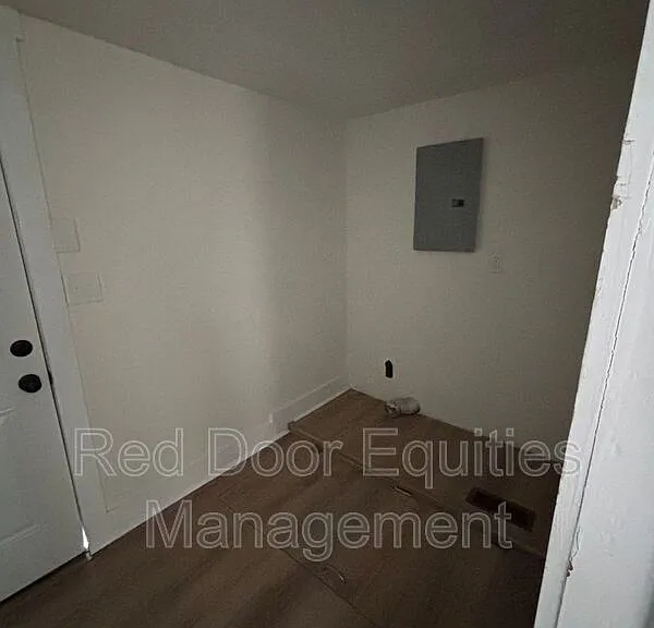 421 Washington Ave — Photo 7