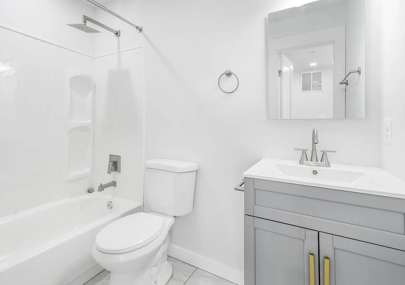 1516 Holbrook St NE — Photo 3