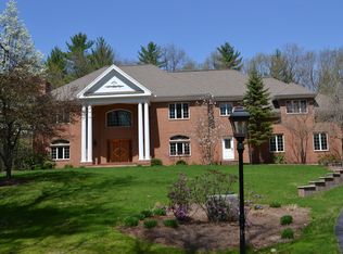 16 Catesby Ln, Bedford, NH 03110