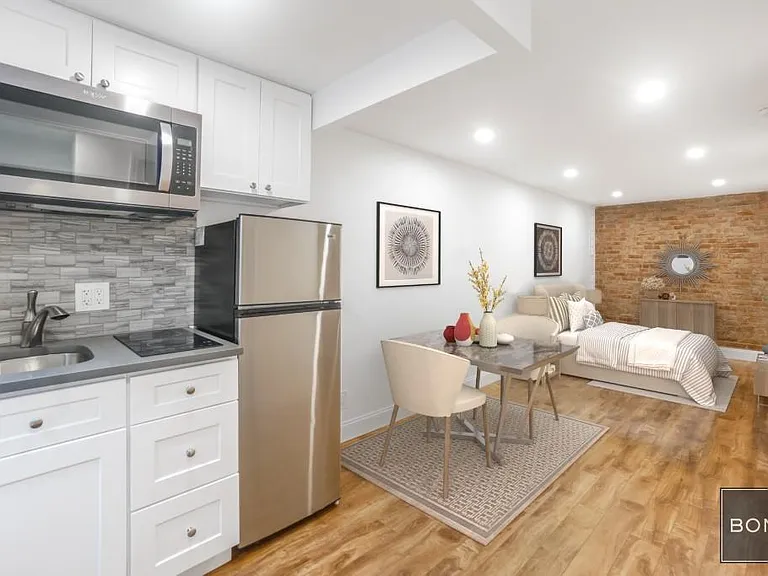 149 1st Ave #3R — Photo 1