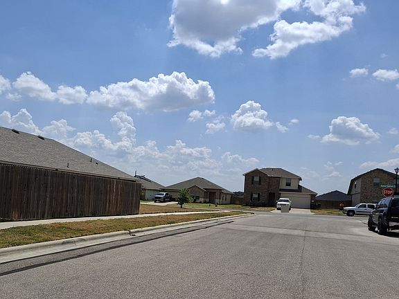 5th image of 1008 Rosa Parks Dr