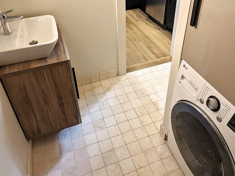 Floating vanity