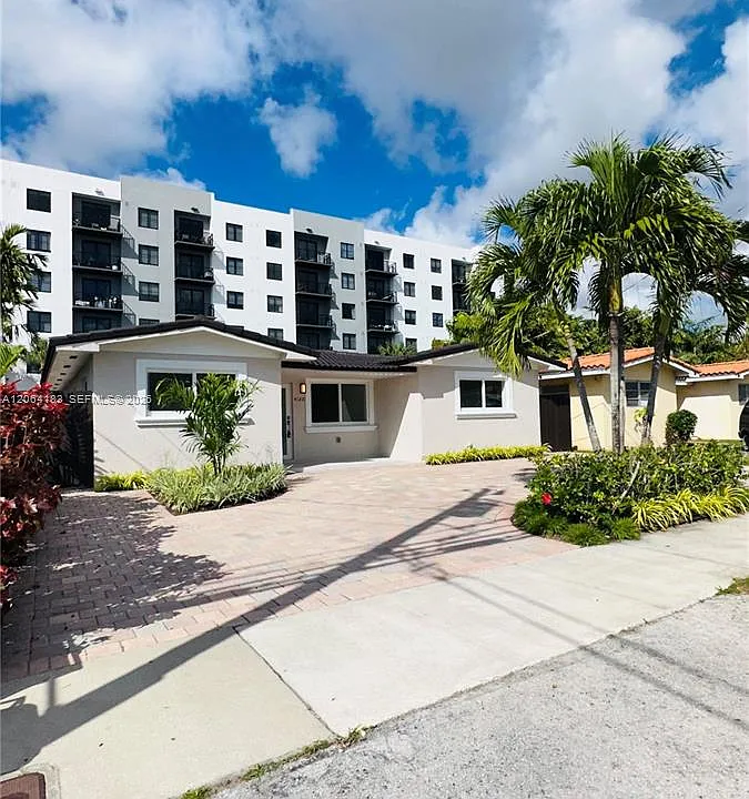 4120 SW 69th Ave