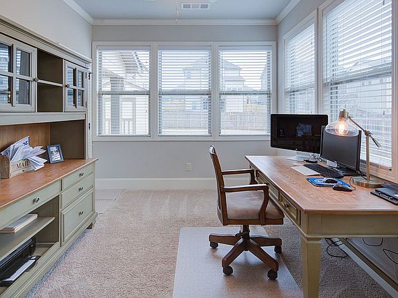 SUN ROOM OR FLEX ROOM