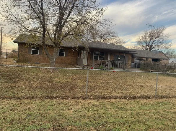 207 E Albert Oney Ave, Albert, OK 73001