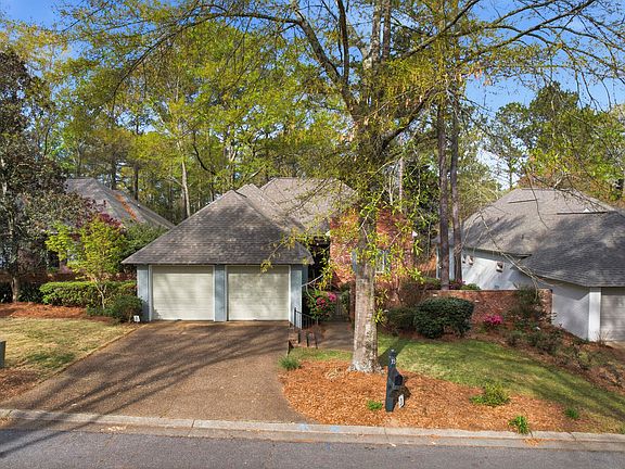 3rd image of 33 Camellia Ct