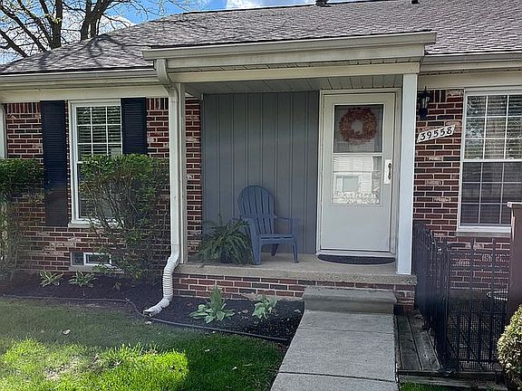4th image of 39558 Old Dominion Dr