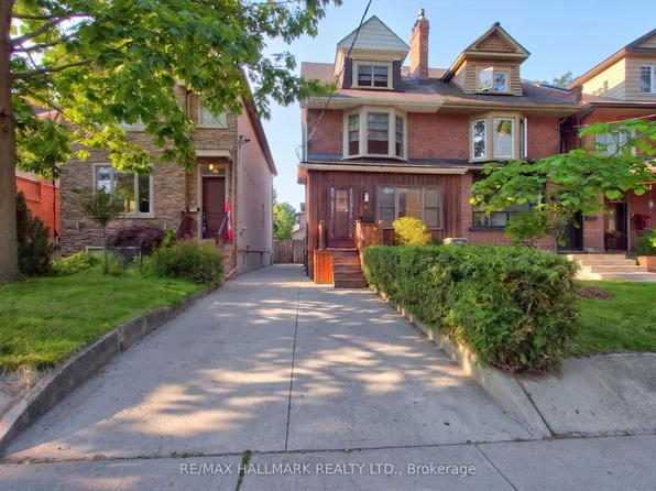 41 Dixon Ave, Toronto, ON M4L 1N4