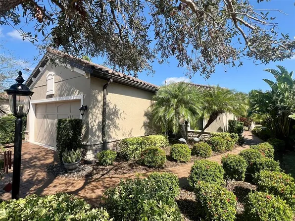5031 Serata Dr, Bradenton, FL 34211