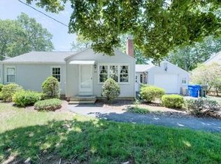 37 Endicott St, Springfield, MA 01118