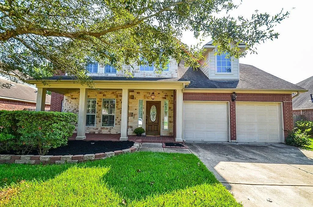 4 bed, 2.5 bath, 2692 sqft, $2,850 — Photo 1
