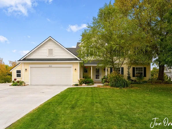 8621 Sun Park Dr, Zeeland, MI 49464