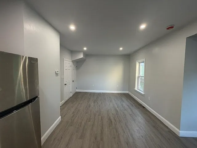 3 bed, 9999 sqft, $2,800 — Photo 4