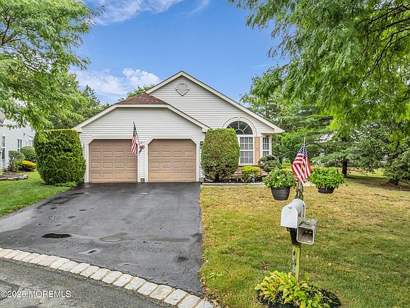 2nd image of 2 Pine Valley Court