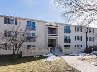 4 Village Way APT 5, Natick, MA 01760