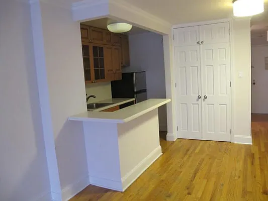 Rented by Metropolis Real Estate of Manhattan | media 8