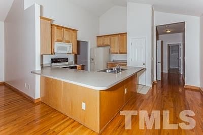 4th image of 5711 Sky Lane Dr