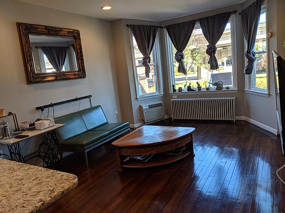 Large bay windows- lots of sunlight!