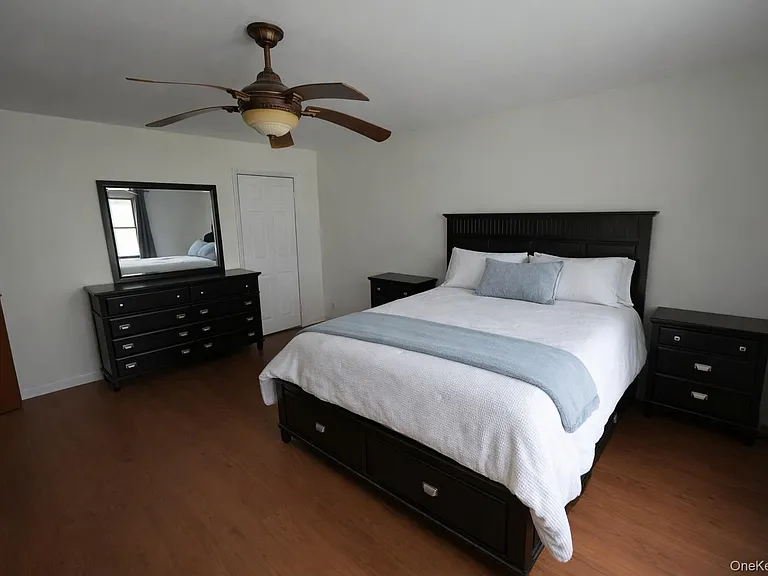 180 Winston Dr — Photo 5