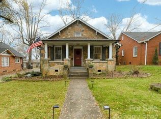 422 4th St NW, Hickory, NC 28601