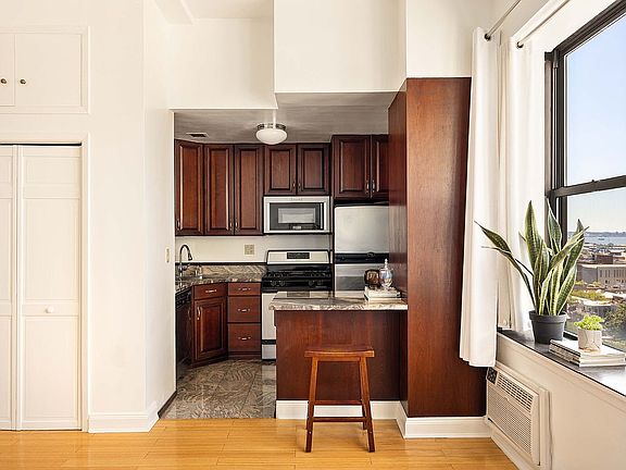 5th image of 150 Joralemon St APT 12H