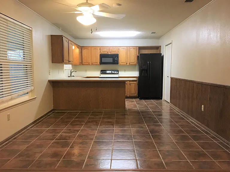 606 Circle Creek Dr — Photo 5