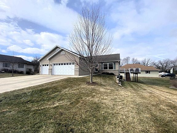 2nd image of 212 Ridgeview Lane
