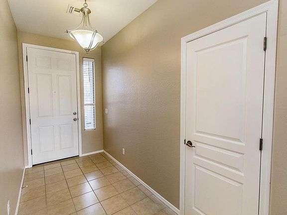 2nd image of 1575 E Jardin Pl