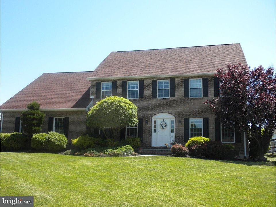 1st image of 9 Cheryl Dr