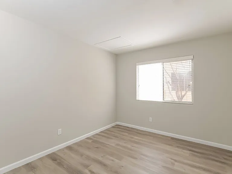 6180 Bruma Ave — Photo 14