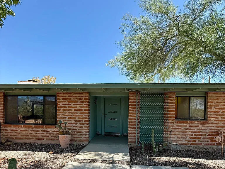 4390 W Camino Nuestro — Photo 2