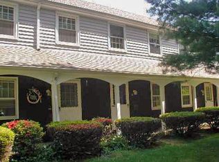 23 Seymour Rd UNIT 1B, East Granby, CT 06026