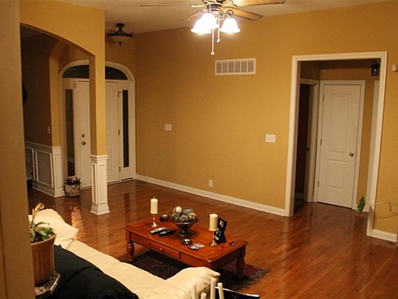3rd image of 203 S Rushmore Dr