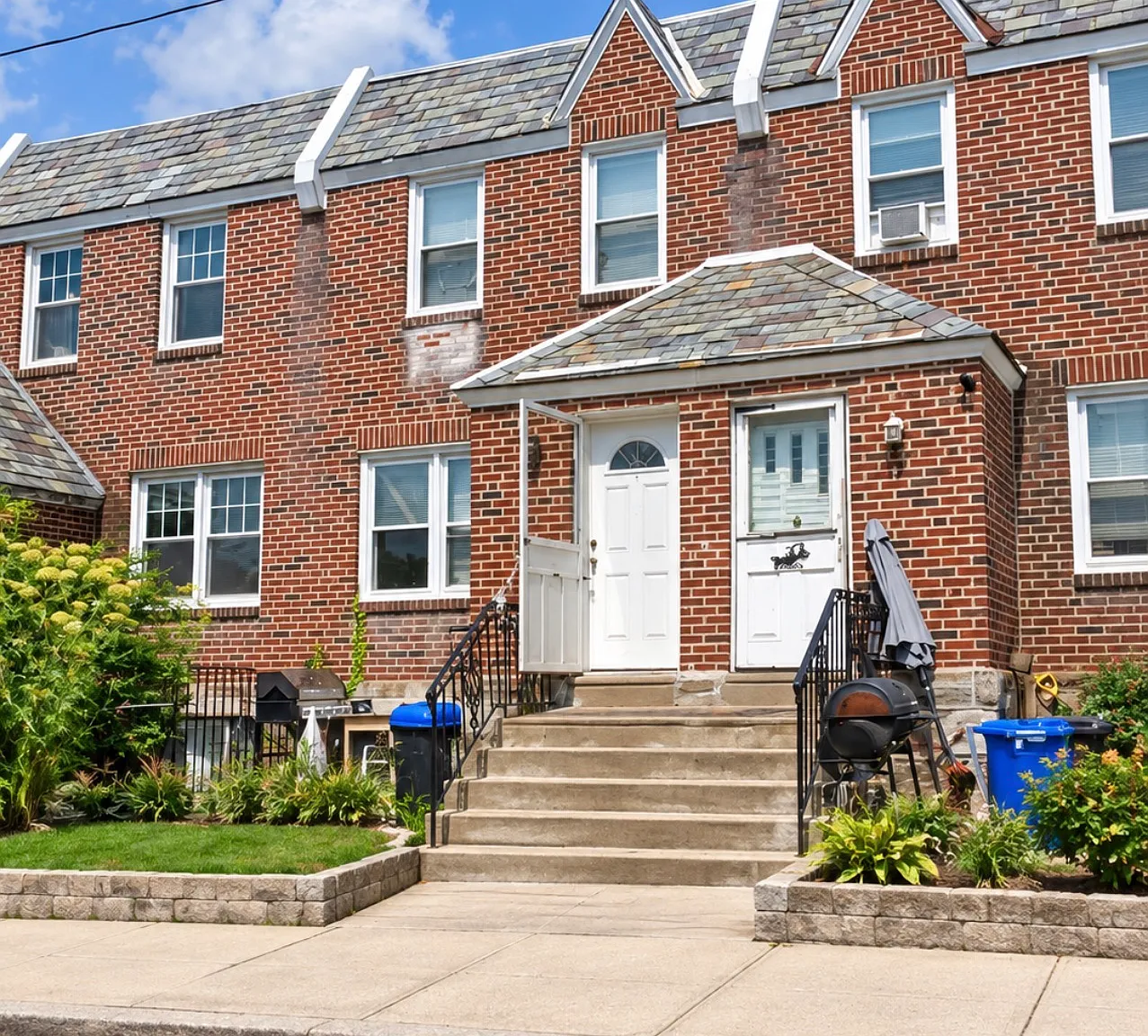 3 bed, 1370 sqft, $1,695 — Photo 1