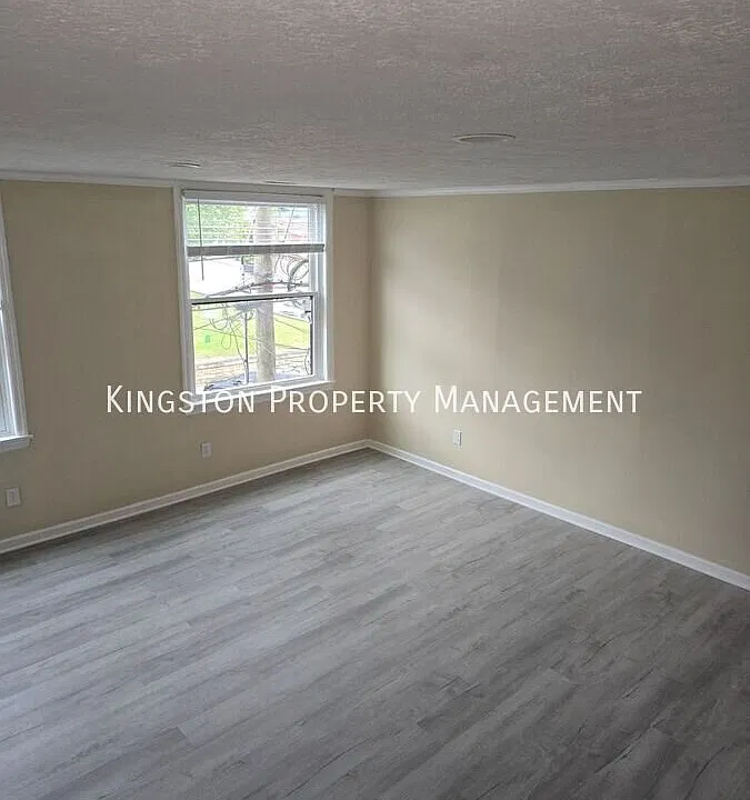 126 E Main St #1