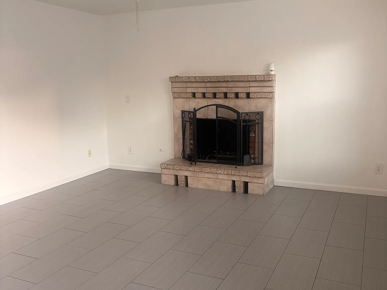 3 bed, 1140 sqft, $2,195 — Photo 3