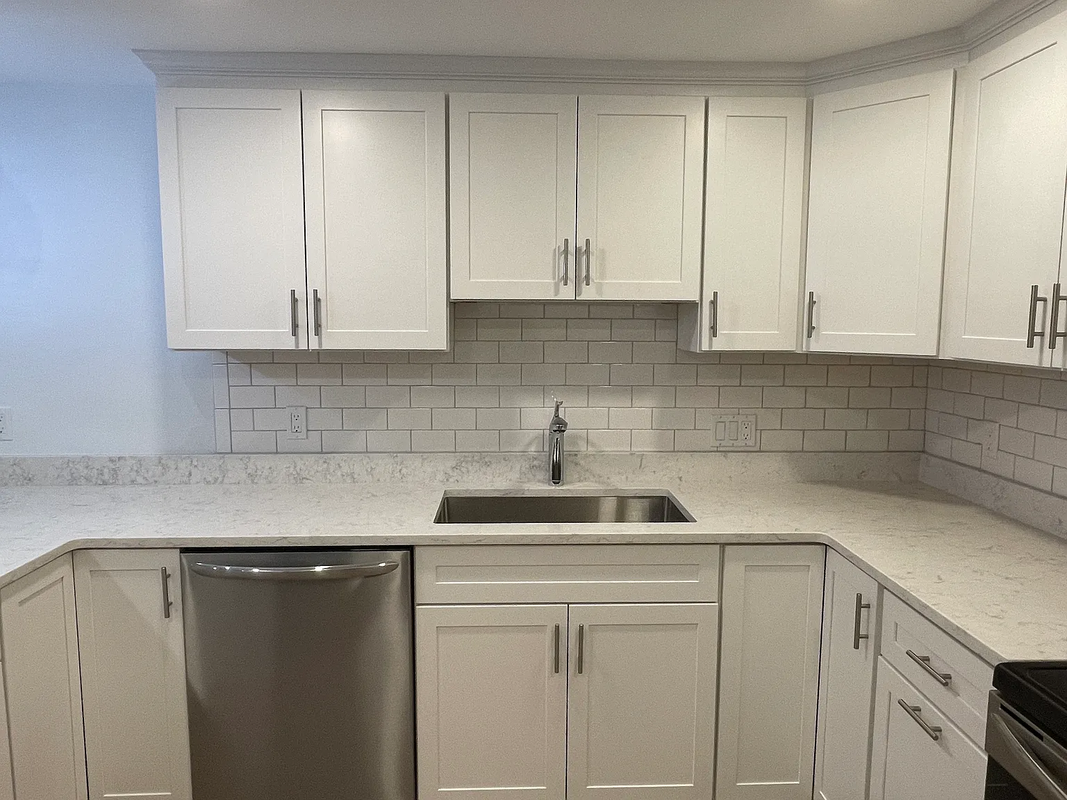2 bed, 1115 sqft, $2,200 — Photo 2