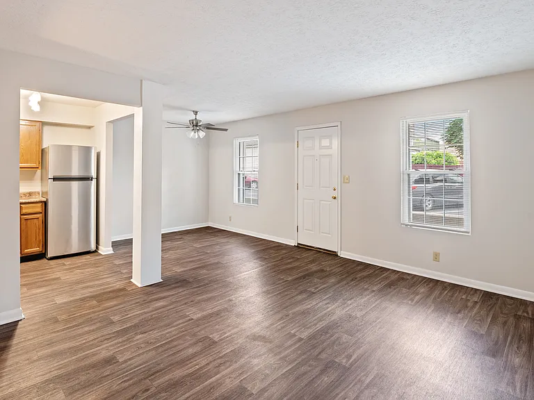1870 Frankfort Ave #11 — Photo 6