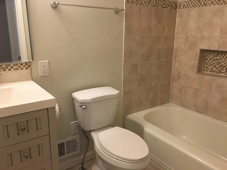 1115 Westbriar Ct NE — Photo 8