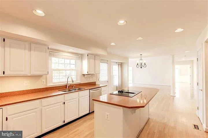 14213 Floral Park Dr — Photo 17