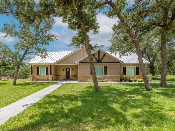 1108 County Road 152, Hallettsville, TX 77964
