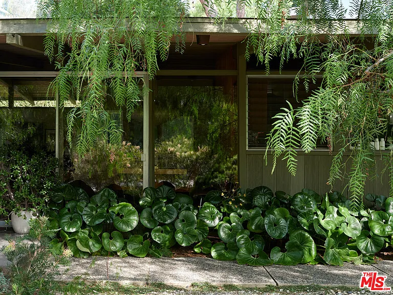 8973 Wonderland Park Ave — Photo 9