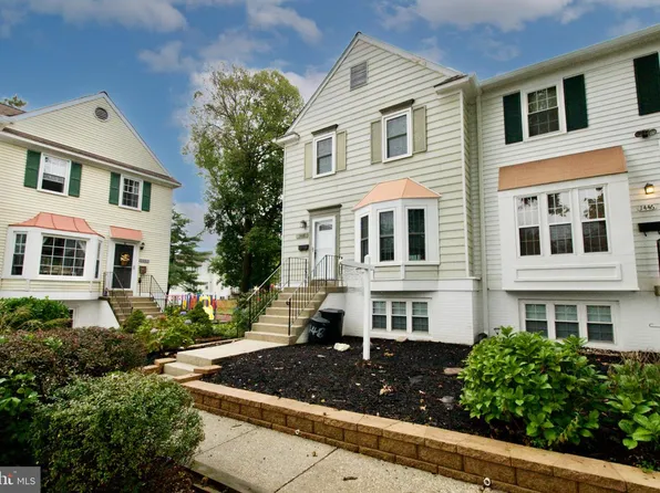 1448 Orleans Ct, Crofton, MD 21114