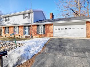 29952 Greenleaf Dr, Burlington, WI 53105