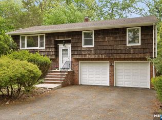 32 Addison Pl, Ramsey, NJ 07446