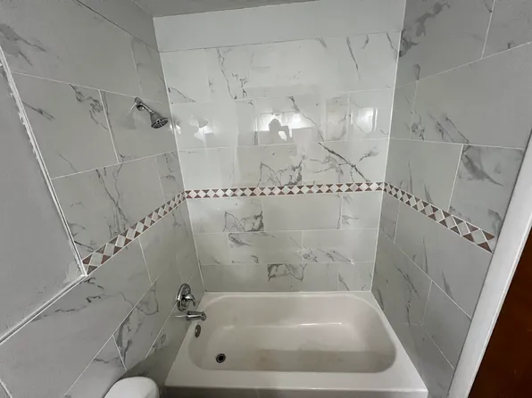 7551 Hazelcrest Dr APT F, Hazelwood, MO 63042