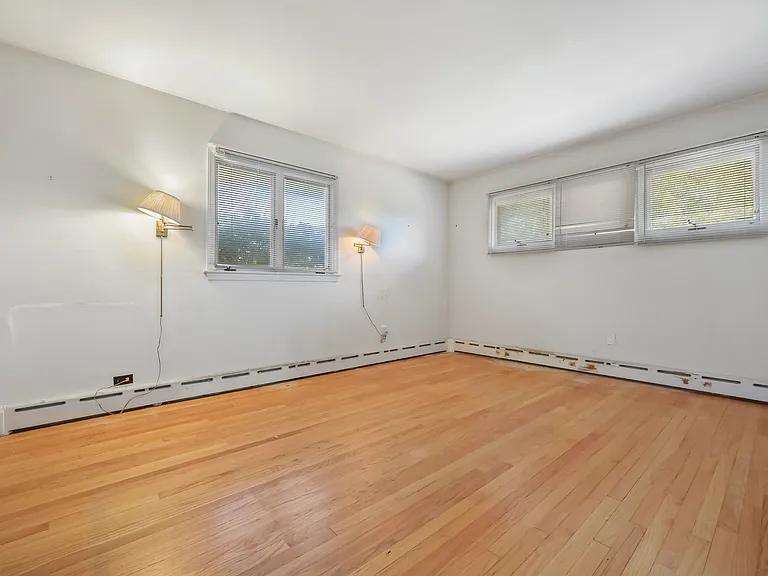 67 Barclay Dr — Photo 13