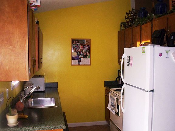 Kitchen with All New Appliances!