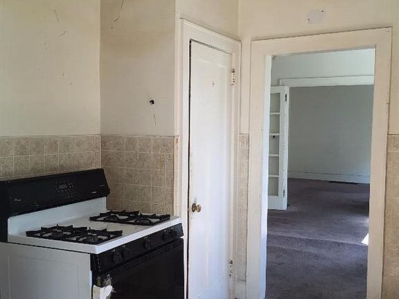 3rd image of 3730 Vine St